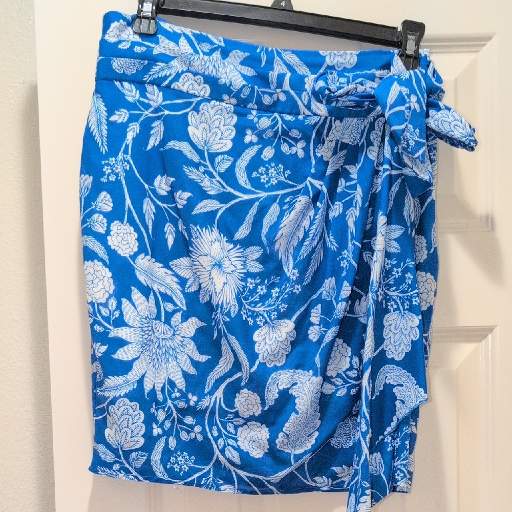 BSB Collection Blue Floral Sarong Wrap Skirt With Zipper Size M 42EU